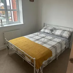  Holiday home Immaculate House In Doncaster
