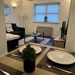  Apartment *rare Find* 3 Story, 2 Bedroom House