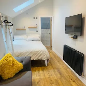  Apartment Swallows Nest
